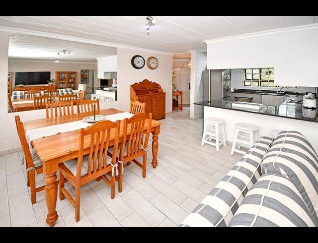 2 BEDROOM APARTMENT FOR SALE IN DOWERGLEN EXT 4